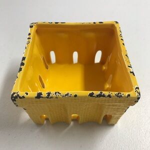 Hobby Lobby Small Yellow Ceramic Square Veggie/Fruit Basket-K